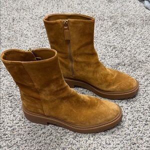Suede Chelsea Boots in Tan